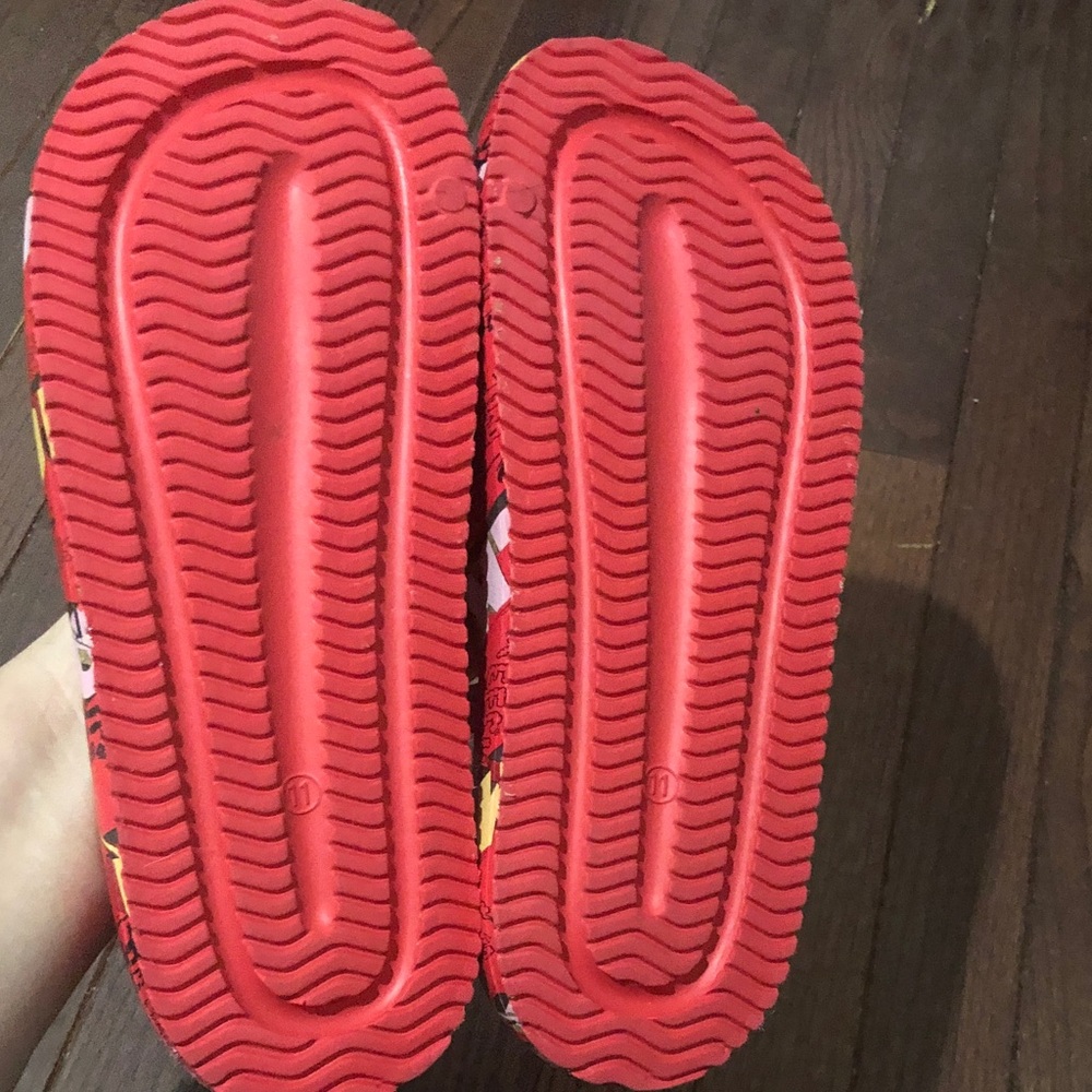 Disney Red Lightning McQueen Men’s Slide Sandals - Picture 5 of 8